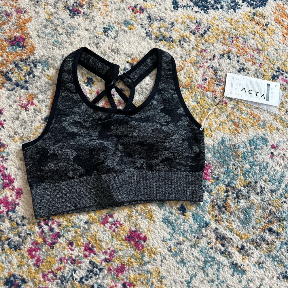 Acta sports bra sz medium new with tags